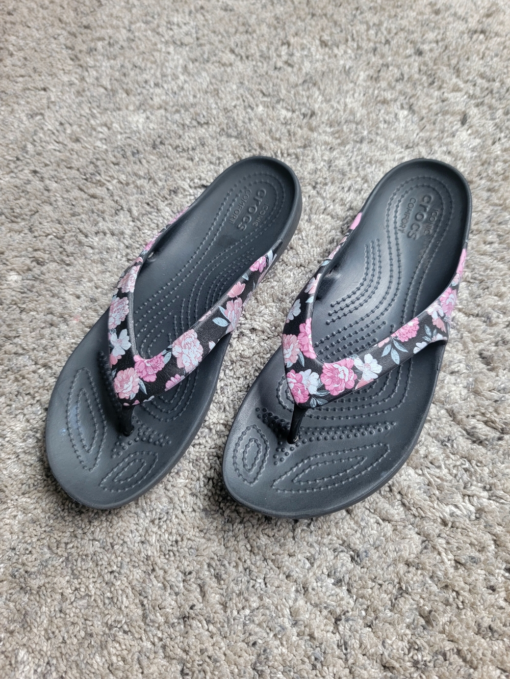 Crocs Floral Strap Flip Flops - Black with Pink Flowers Size 7